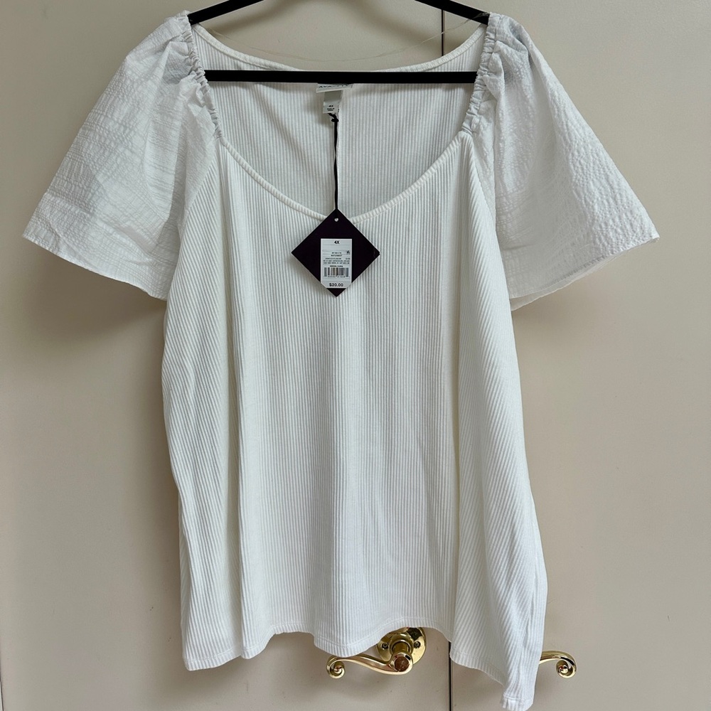 Ava & Viv Ribbed V-neck Flutter sleeve top, 4X NWT White
